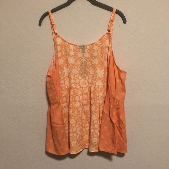 Torrid Babydoll Crinkle Gauze Racerback Tank Size 1X NWT Lotus Ditzy/peach bloom - Picture 2 of 4